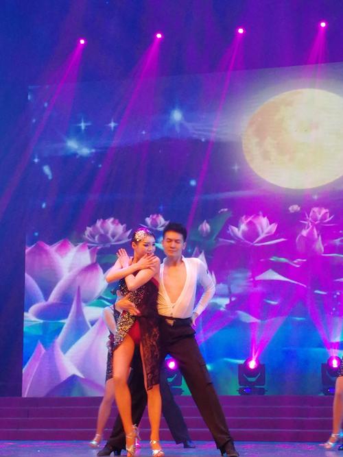荆州市体育舞蹈协会2018-2019年度表彰大会在沙市凯乐大剧院隆重举行!